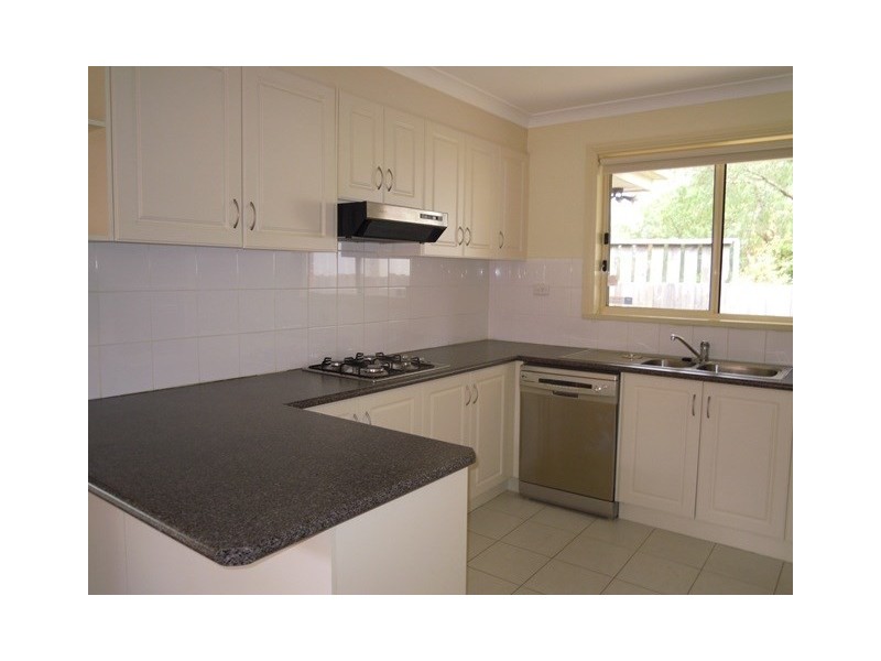 3/2 Ellt Crescent, Noble Park VIC 3174