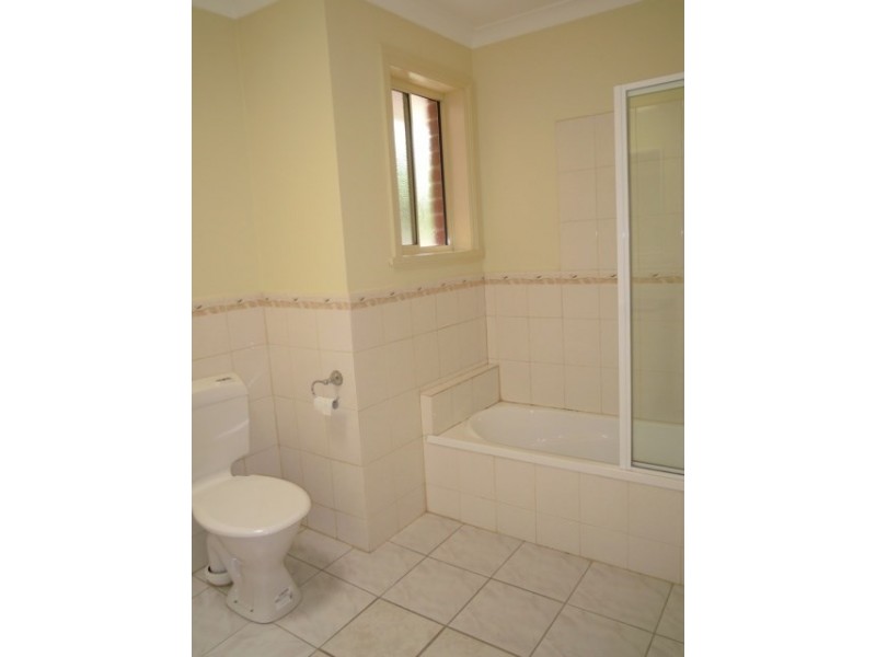 3/2 Ellt Crescent, Noble Park VIC 3174