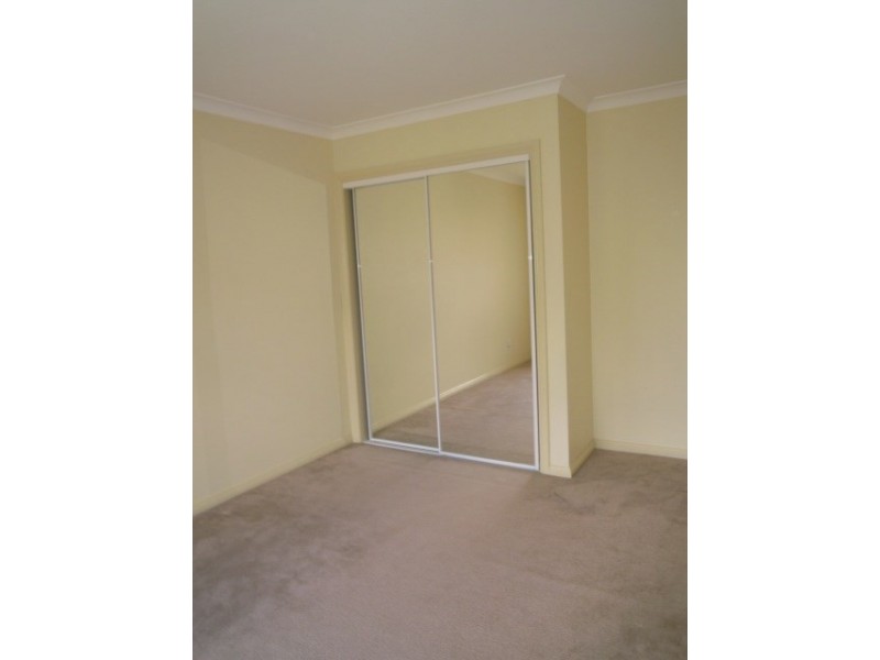 3/2 Ellt Crescent, Noble Park VIC 3174