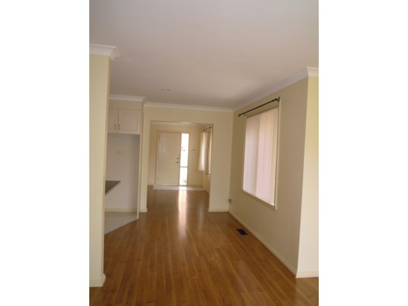 3/2 Ellt Crescent, Noble Park VIC 3174