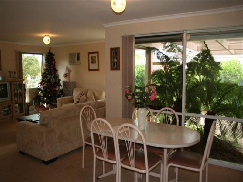 30 Denham Crescent, Cranbourne North VIC 3977