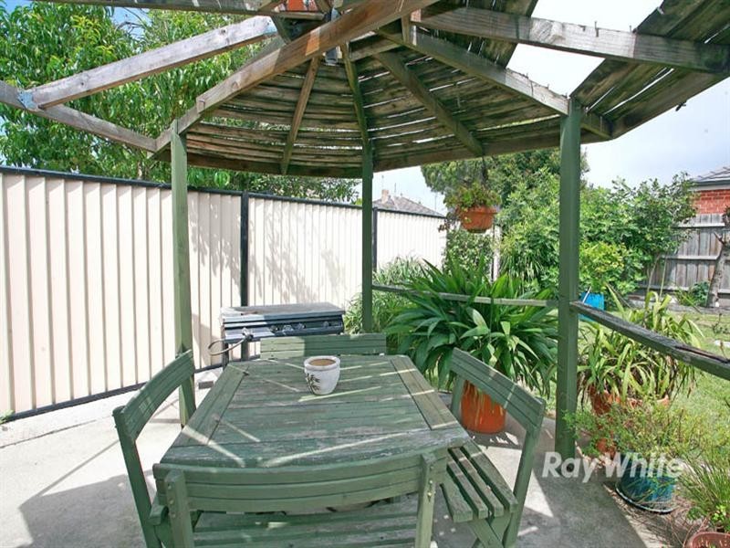 16 Woodward Street, Springvale VIC 3171