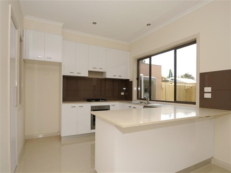 2/14 Carpenter Street, Noble Park VIC 3174