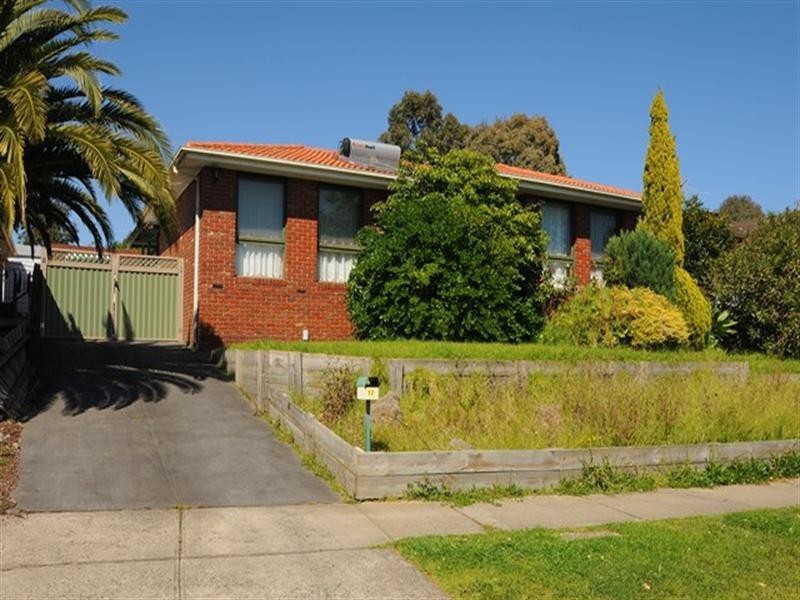 17 Clifton Way, Endeavour Hills VIC 3802