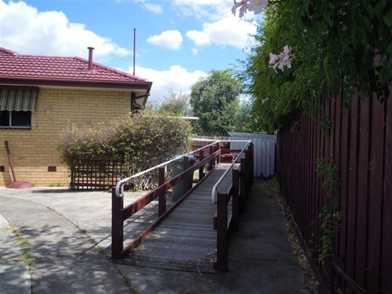 1/28 Warbla Street, Dandenong North VIC 3175