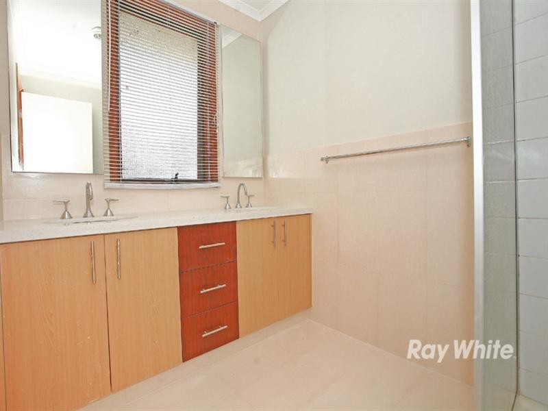 1/22 George Chudleigh Drive, Hallam VIC 3803
