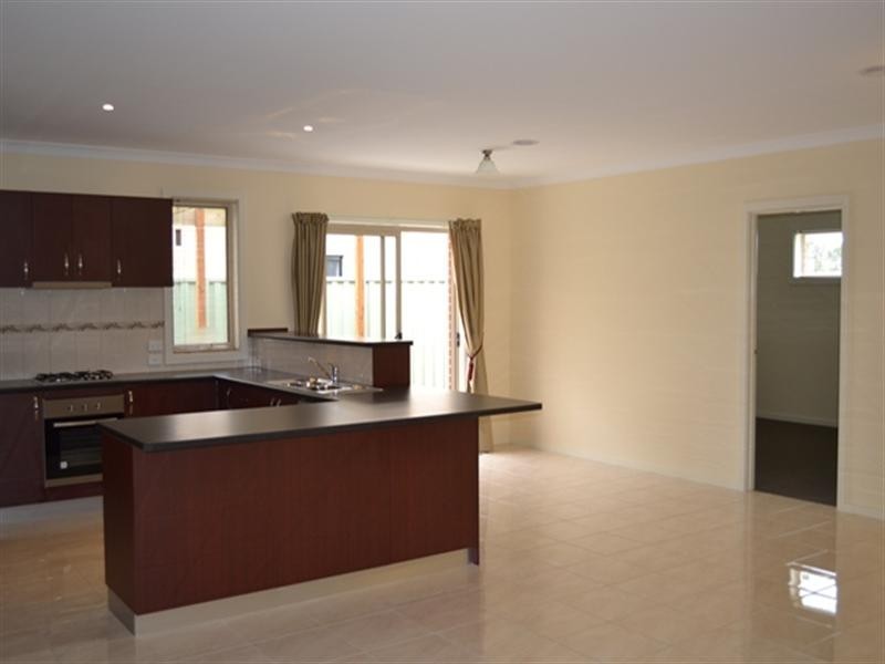 19 Golden Green Way, Pakenham VIC 3810