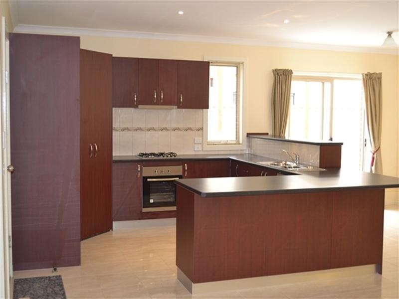 19 Golden Green Way, Pakenham VIC 3810