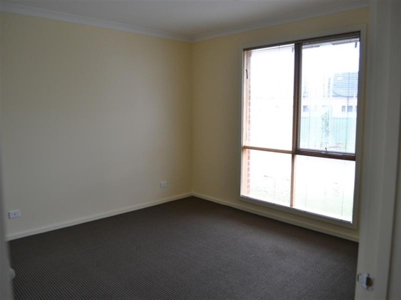 19 Golden Green Way, Pakenham VIC 3810