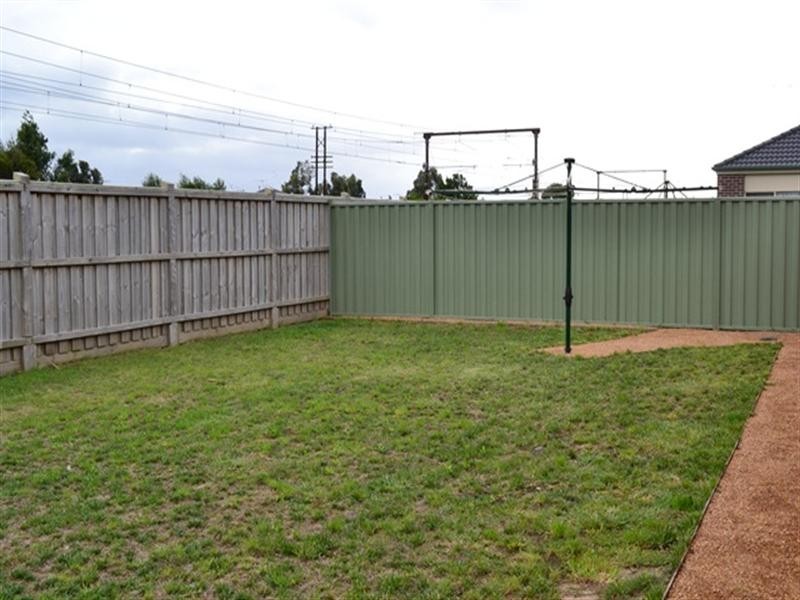 19 Golden Green Way, Pakenham VIC 3810