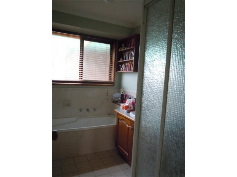 12 Osborne Grove, Pakenham VIC 3810