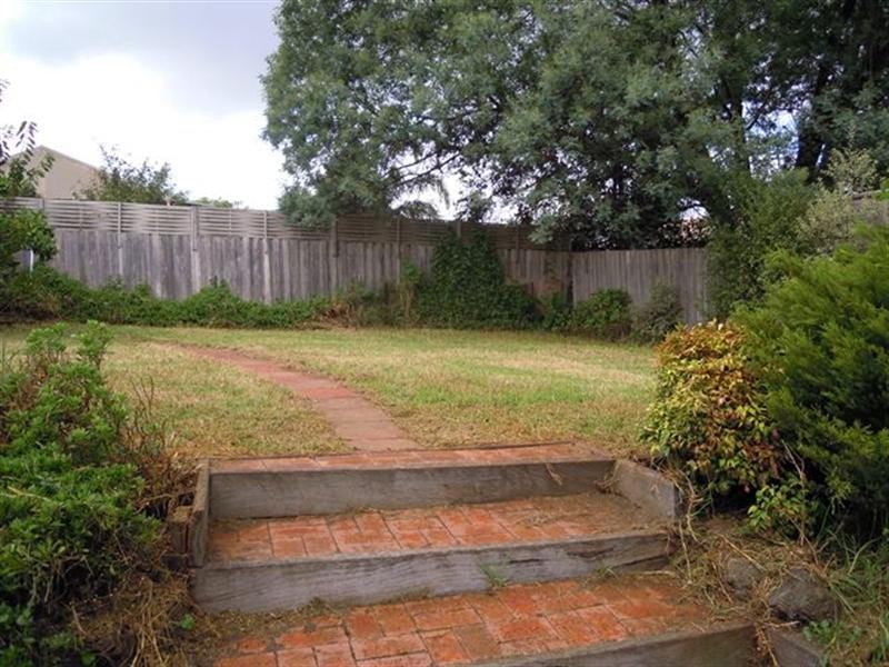 12 Osborne Grove, Pakenham VIC 3810