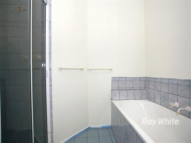 11 Skipton Place, Endeavour Hills VIC 3802