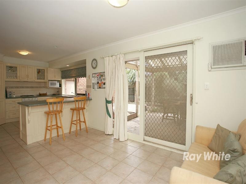 11 Skipton Place, Endeavour Hills VIC 3802
