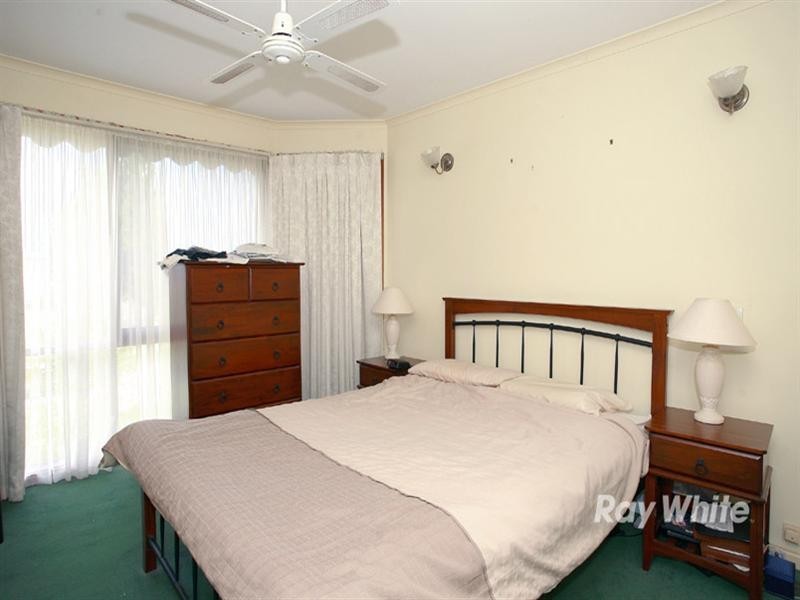 11 Skipton Place, Endeavour Hills VIC 3802