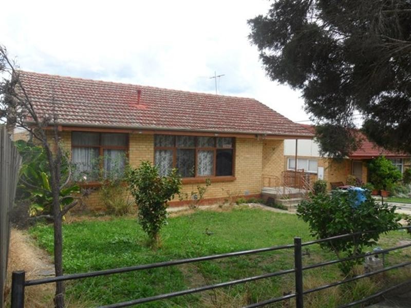 18 Wimpole Street, Noble Park North VIC 3174