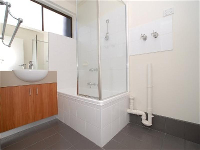 4/20 Close Avenue, Dandenong VIC 3175