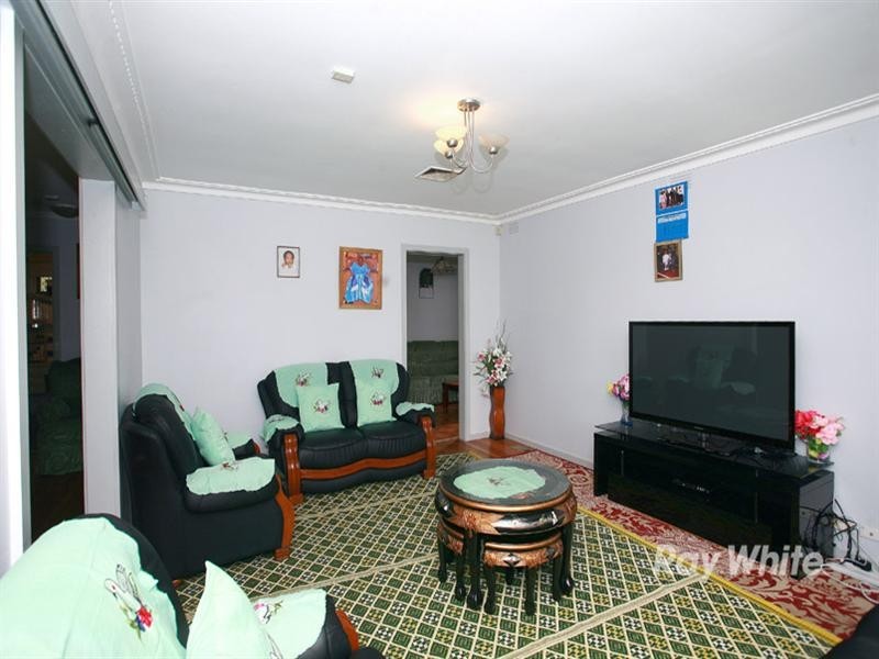 2 Newman Avenue, Noble Park VIC 3174