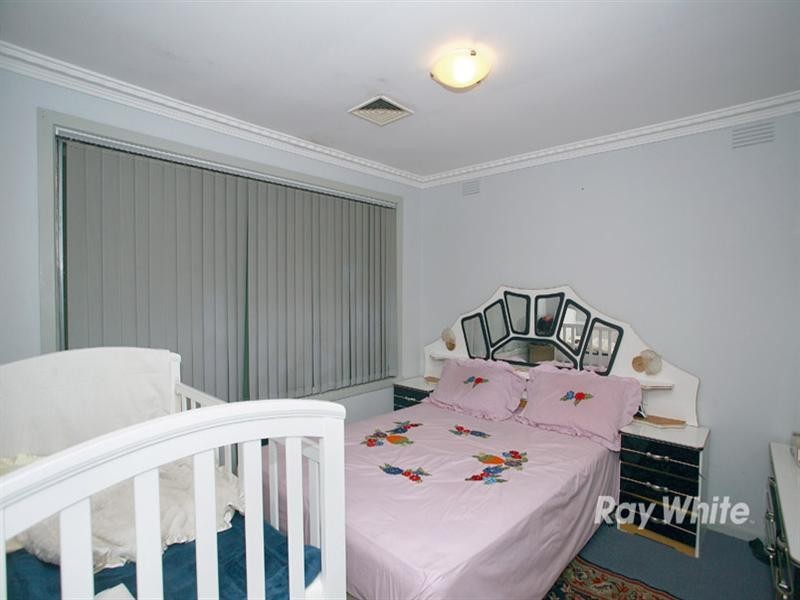 2 Newman Avenue, Noble Park VIC 3174