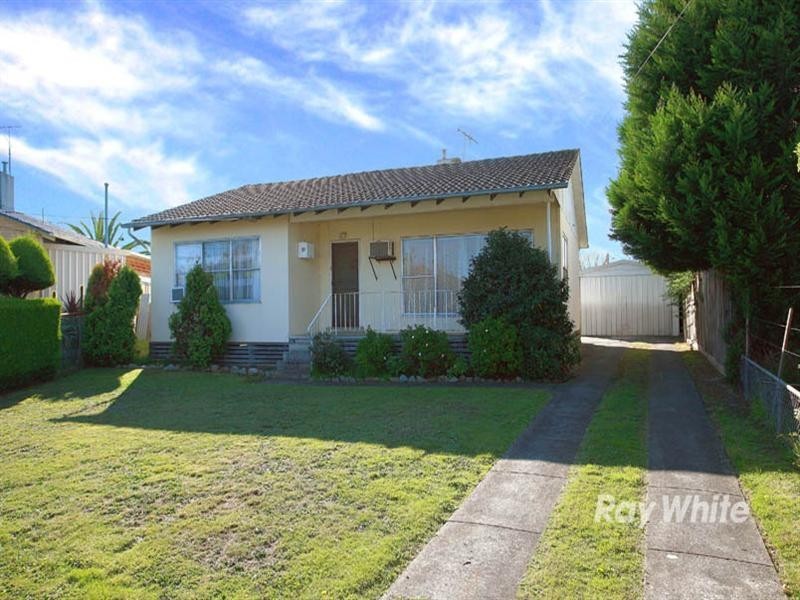 13 Peach Court, Doveton VIC 3177