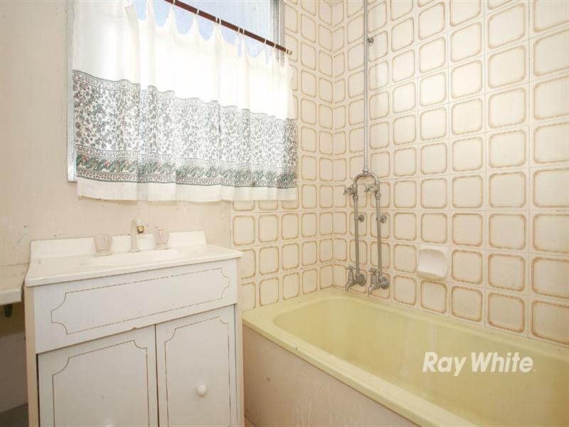 13 Peach Court, Doveton VIC 3177