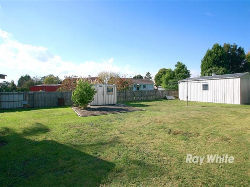 13 Peach Court, Doveton VIC 3177