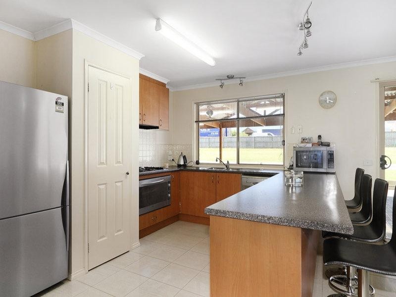 5 Radesin Rise, Narre Warren North VIC 3804