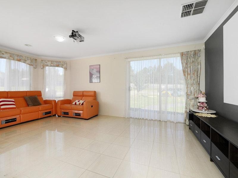 5 Radesin Rise, Narre Warren North VIC 3804