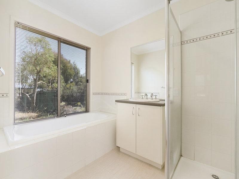 5 Radesin Rise, Narre Warren North VIC 3804