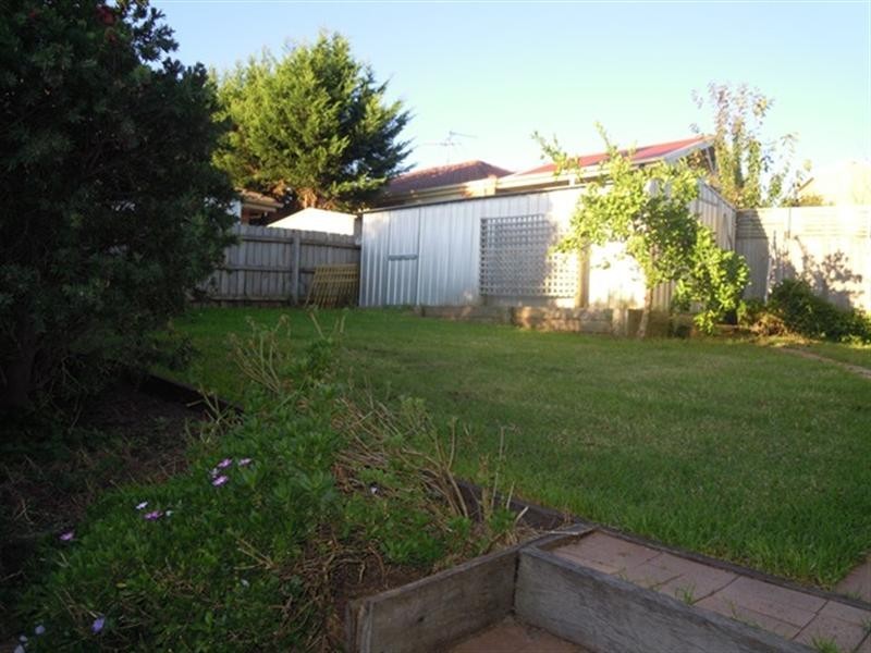 12 Osborne Grove, Pakenham VIC 3810