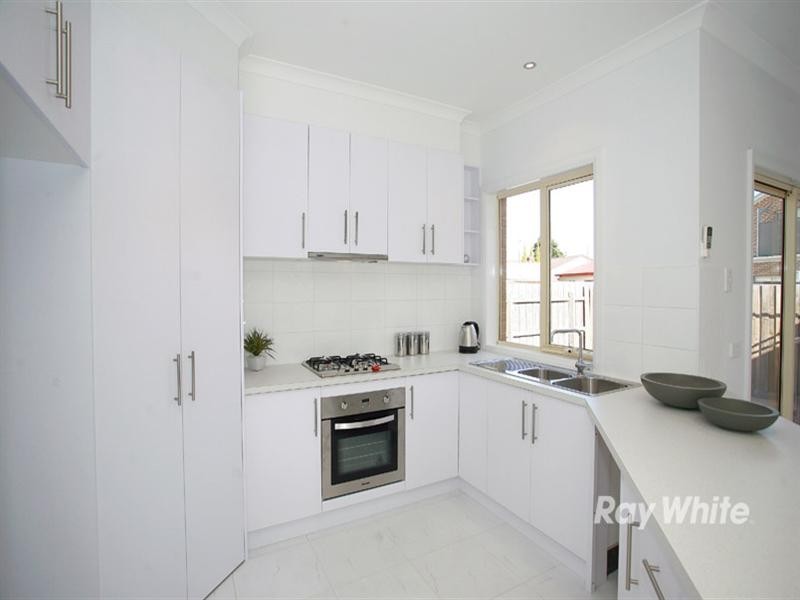 2/37 Scarlett Drive, Doveton VIC 3177