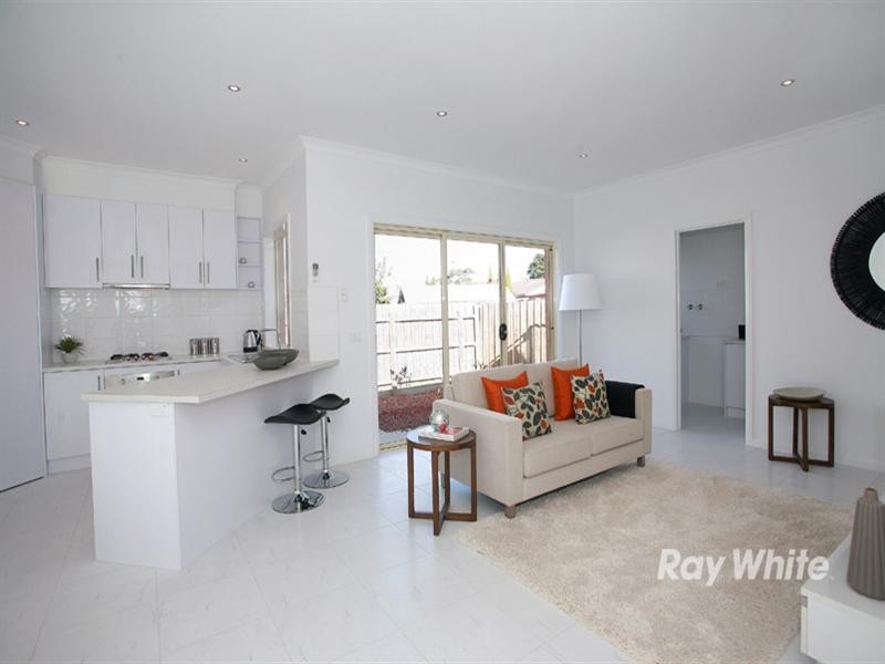 2/37 Scarlett Drive, Doveton VIC 3177