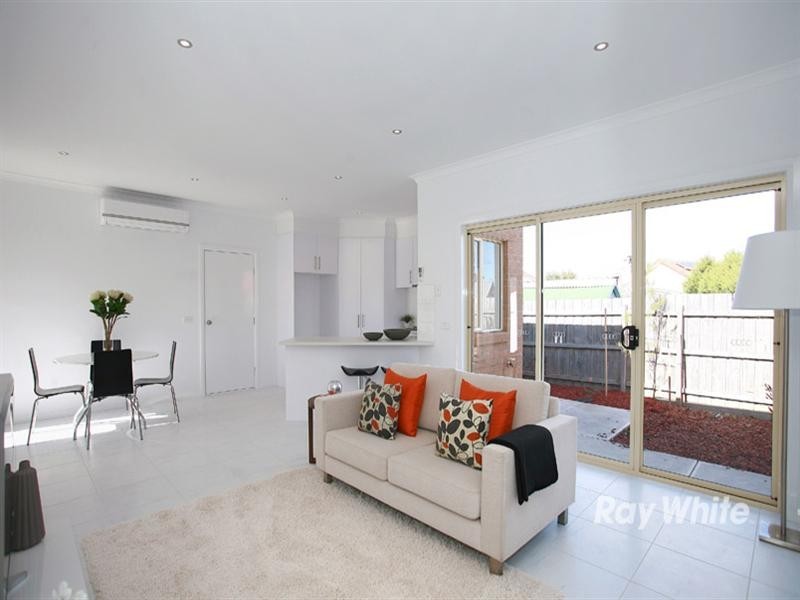 2/37 Scarlett Drive, Doveton VIC 3177