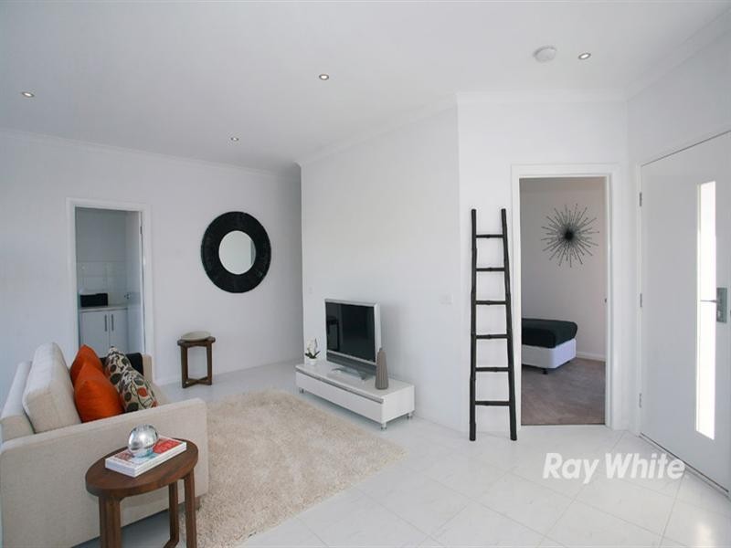 2/37 Scarlett Drive, Doveton VIC 3177