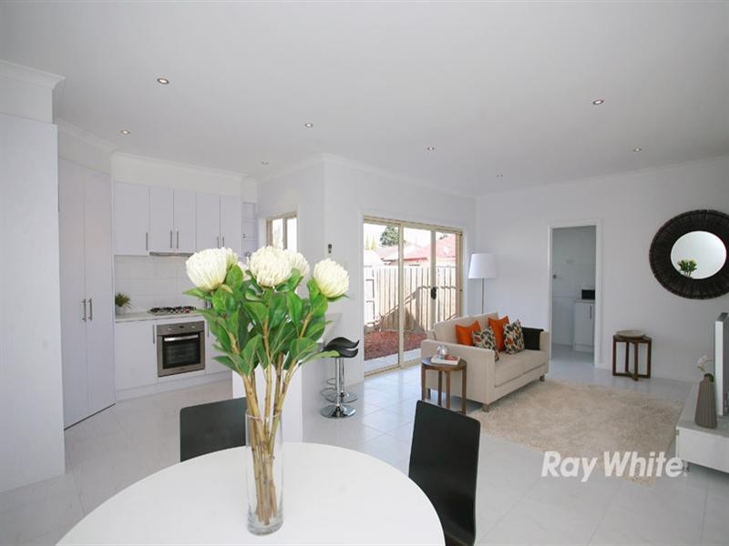 2/37 Scarlett Drive, Doveton VIC 3177