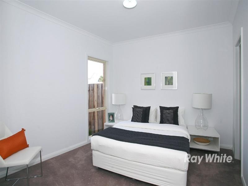 2/37 Scarlett Drive, Doveton VIC 3177