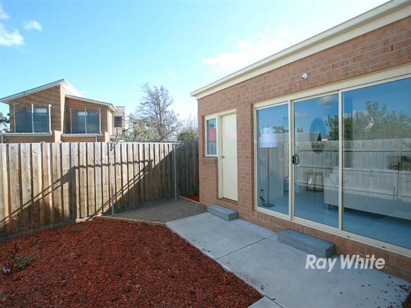 2/37 Scarlett Drive, Doveton VIC 3177