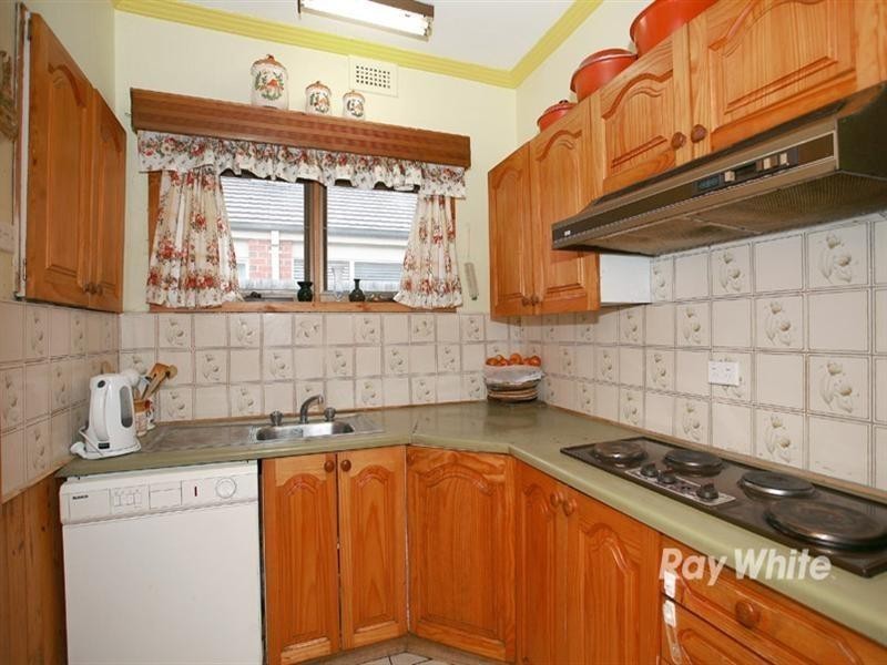 16 Woodward Street, Springvale VIC 3171