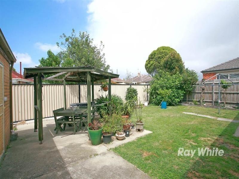16 Woodward Street, Springvale VIC 3171