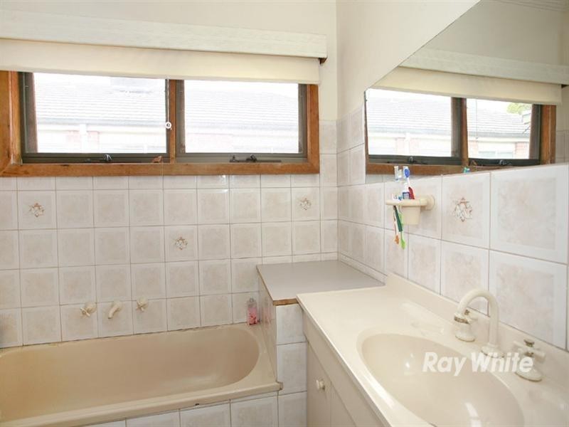 16 Woodward Street, Springvale VIC 3171