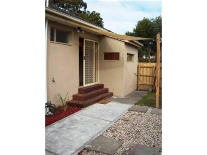 1/4 Dawn Avenue, Dandenong South VIC 3175