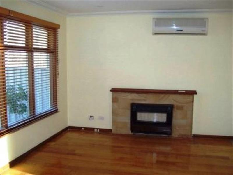 1/4 Dawn Avenue, Dandenong South VIC 3175
