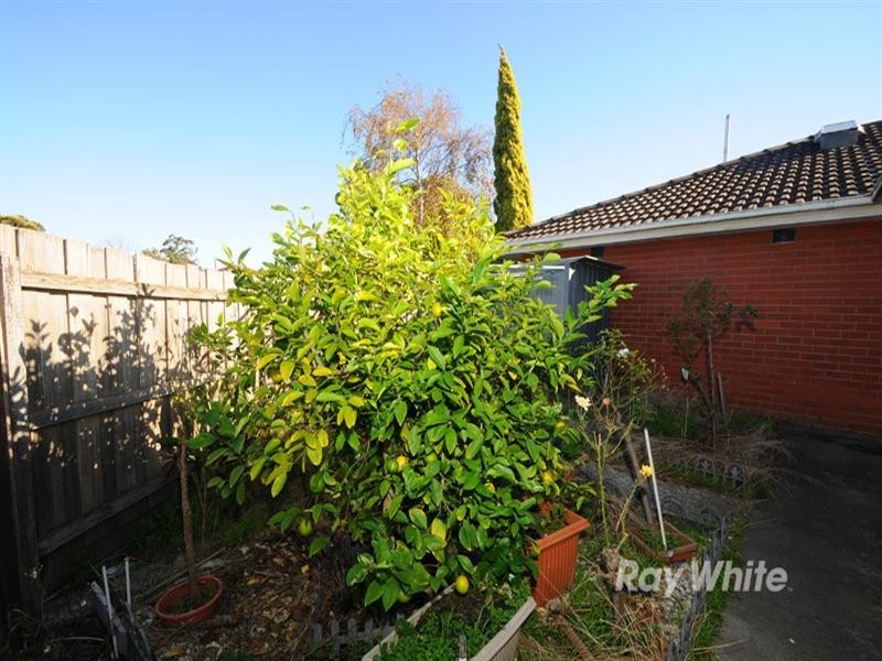 2/24 Yarraman Road, Noble Park VIC 3174