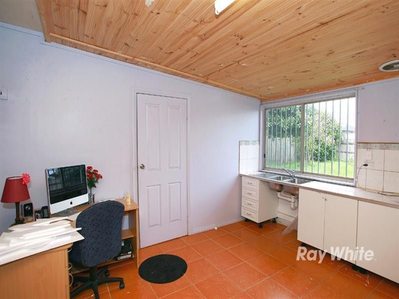 40 Hanleth Avenue, Springvale VIC 3171