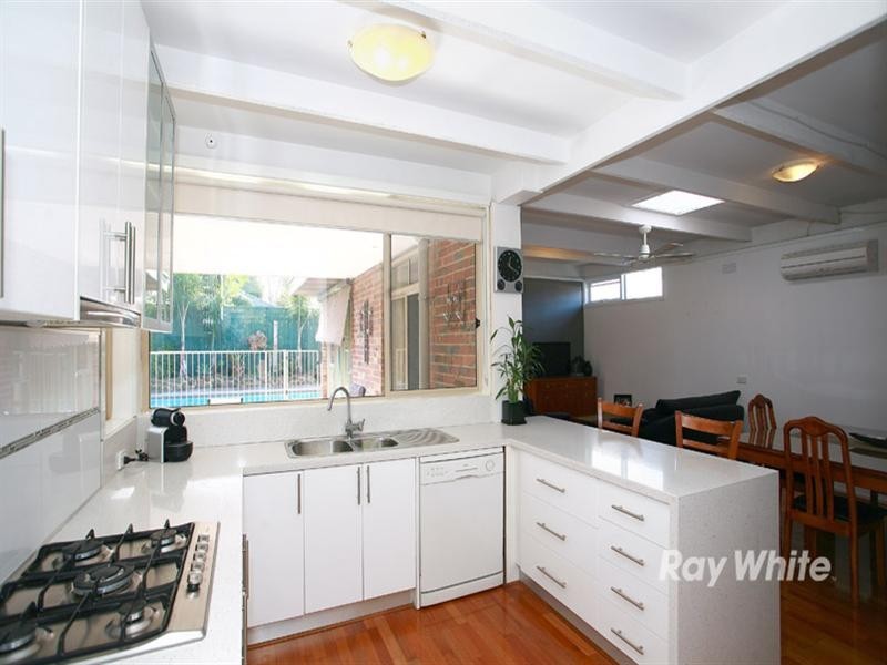 11 Dangerfield Drive, Springvale South VIC 3172