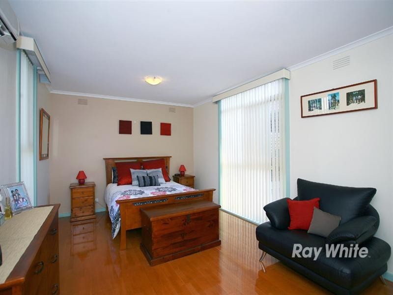 11 Dangerfield Drive, Springvale South VIC 3172