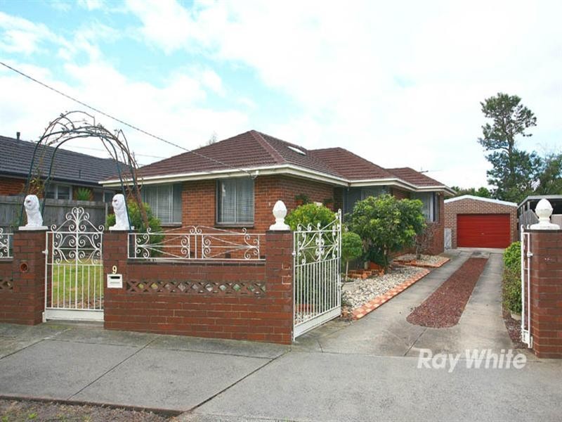 9 Clarke Road, Springvale South VIC 3172