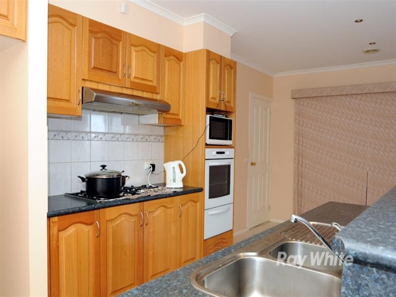 24 Tegans Close, Hallam VIC 3803