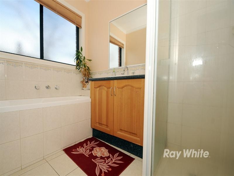 24 Tegans Close, Hallam VIC 3803