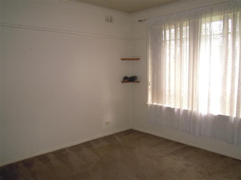 2 Koonalda Grove, Dandenong North VIC 3175